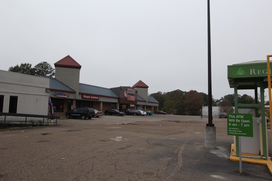 More Photos Of 3111 W Capitol St, Jackson Storefront For Lease