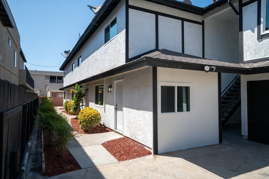 More Photos Of 810 S Flower St, Santa Ana Apartments For Sale