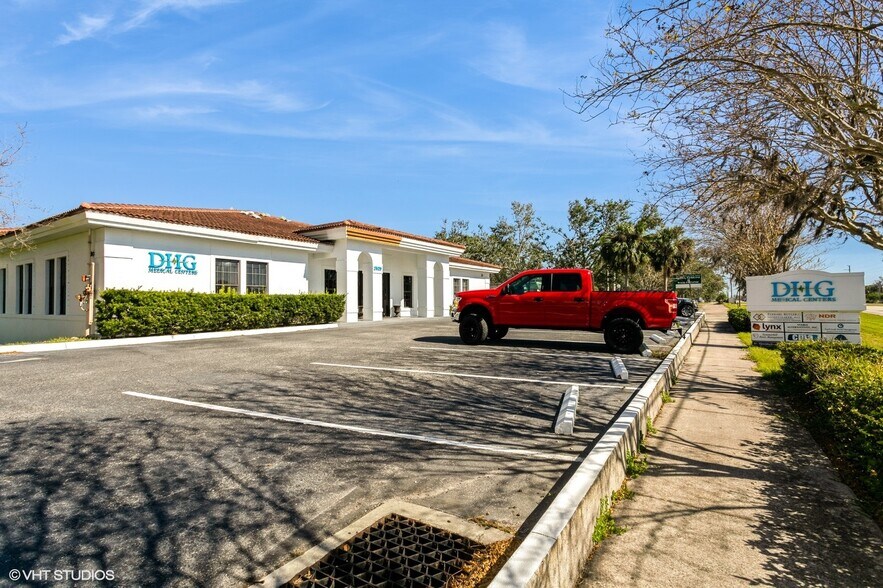 More Photos Of 2520 Tamiami Trl N, Nokomis Office For Sale