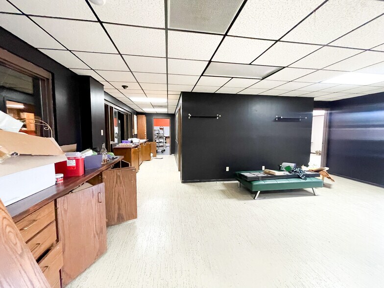 More Photos Of 3101 35th St, Lubbock Health Club For Sale