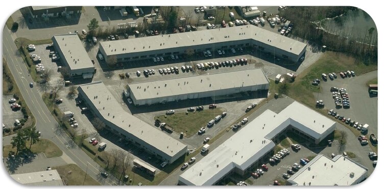 More Photos Of 1226 Executive Blvd, Chesapeake Showroom For Lease