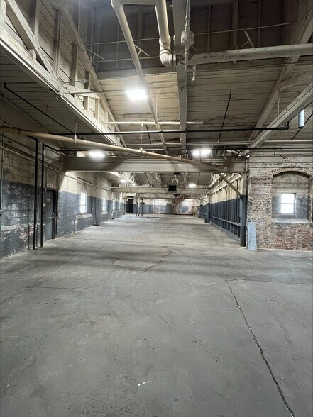 More Photos Of 99 5th Ave, Paterson Warehouse For Sale