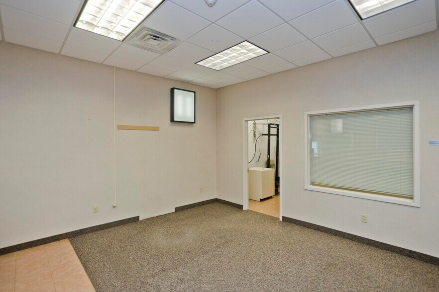 More Photos Of 422 Main St, Easthampton Freestanding For Lease