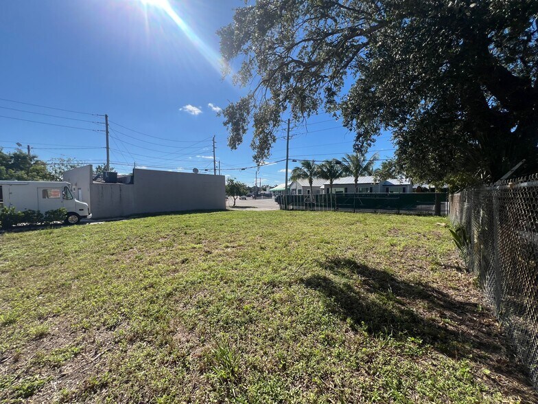 More Photos Of 1141 Clare Ave, West Palm Beach Land For Lease