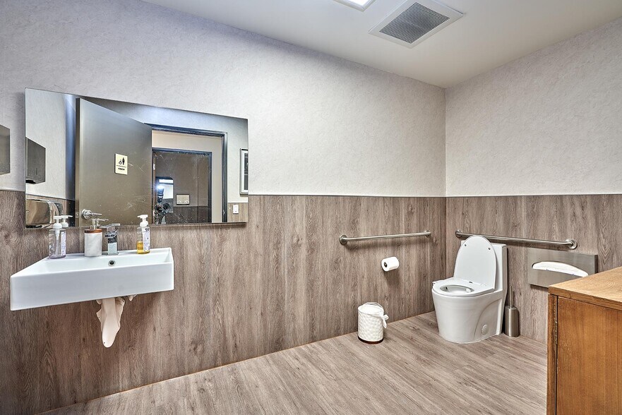 More Photos Of 2220 W Lincoln Ave, Anaheim Freestanding For Sale