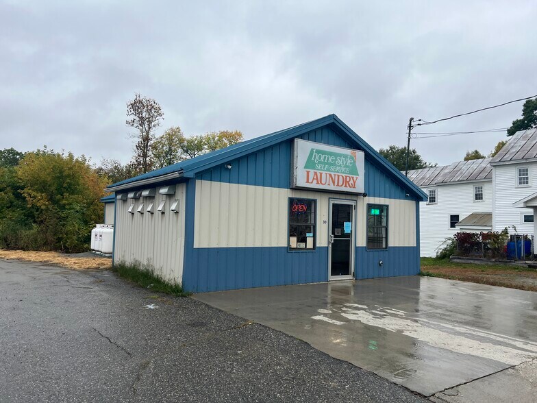 Primary Photo Of 30 Commercial St, Hartland Specialty For Sale