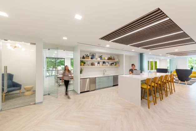 More Photos Of 14900 Conference Center Dr, Chantilly Office For Lease