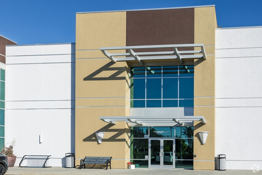 More Photos Of 10601 Walker St, Cypress Medical For Lease