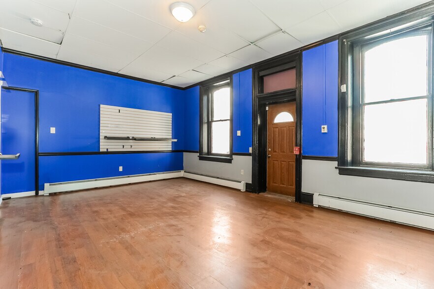 More Photos Of 50 N 4th St, Columbia Storefront Retail Residential For Lease