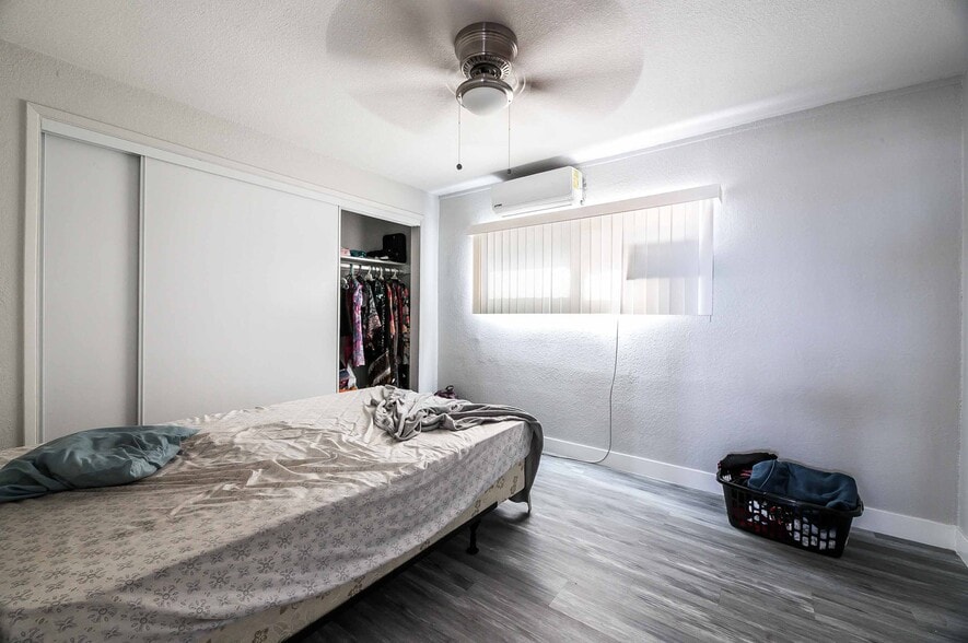 More Photos Of 239 W Cleveland Ave, Las Vegas Apartments For Sale