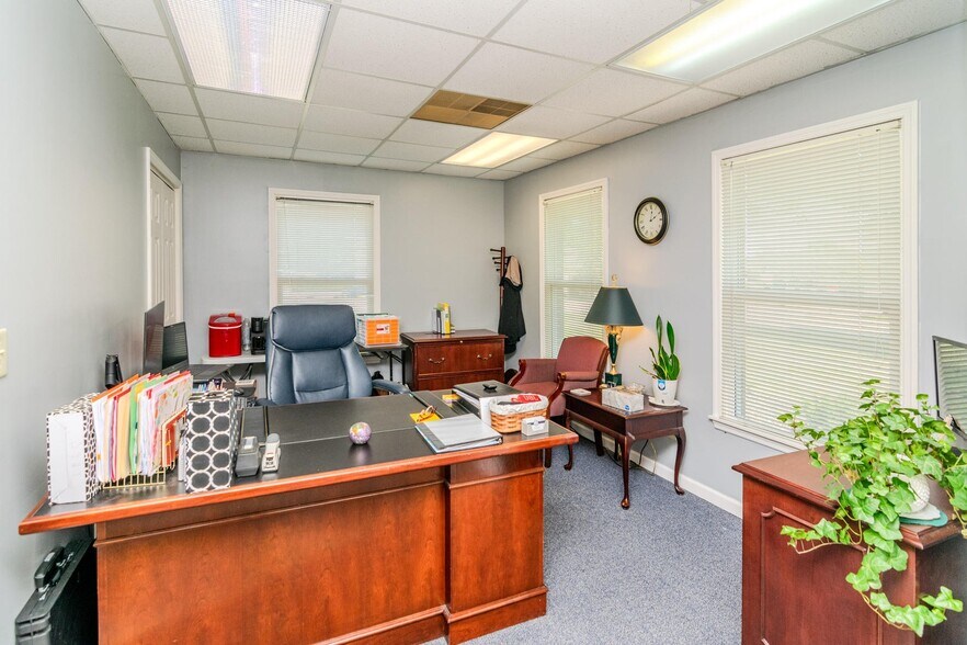 More Photos Of 100-102 Consumer Ln, Frankfort Office For Sale