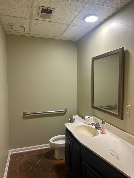 More Photos Of 763 Walnut Knoll Ln, Cordova Medical For Lease