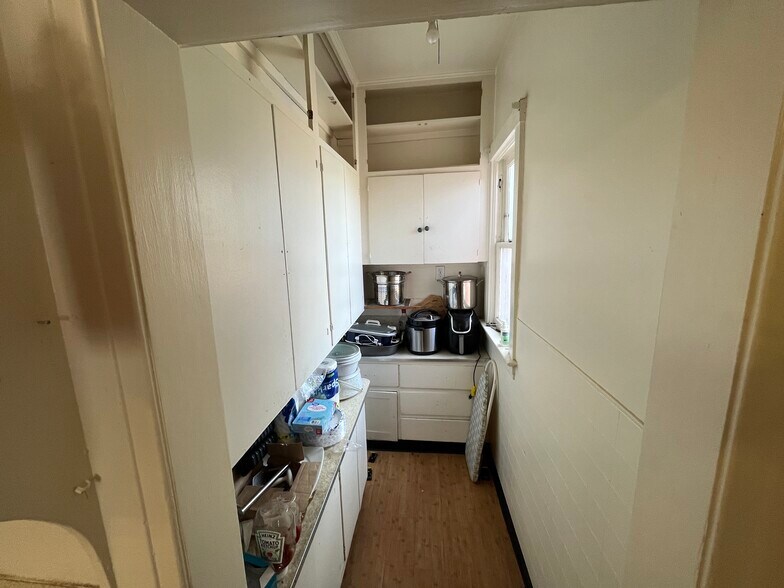 More Photos Of 2560 S Broadway, Denver Freestanding For Sale