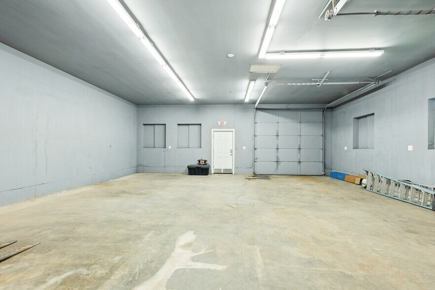 More Photos Of 581 E Cherry St, Troy Freestanding For Sale