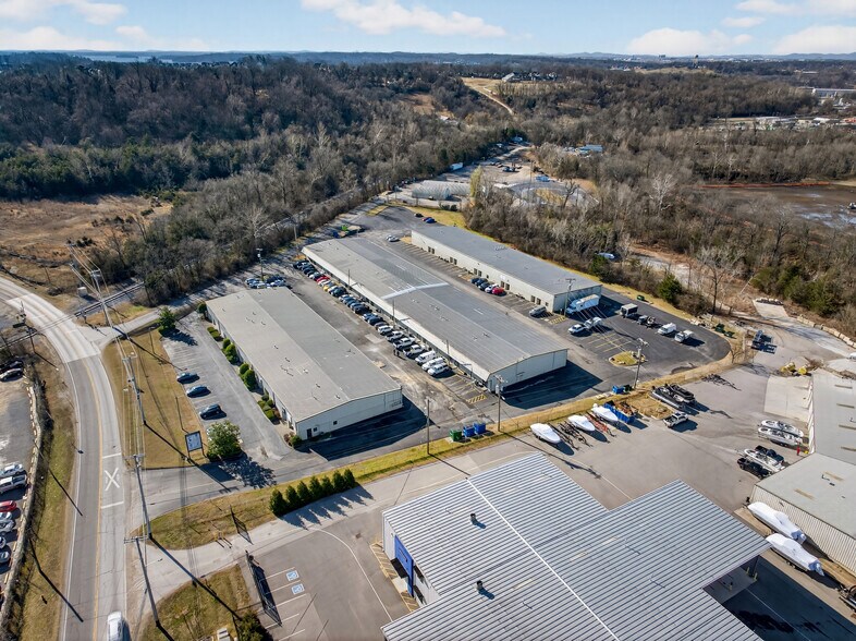 More Photos Of 3640-3656 Central Pike, Hermitage Light Manufacturing For Lease