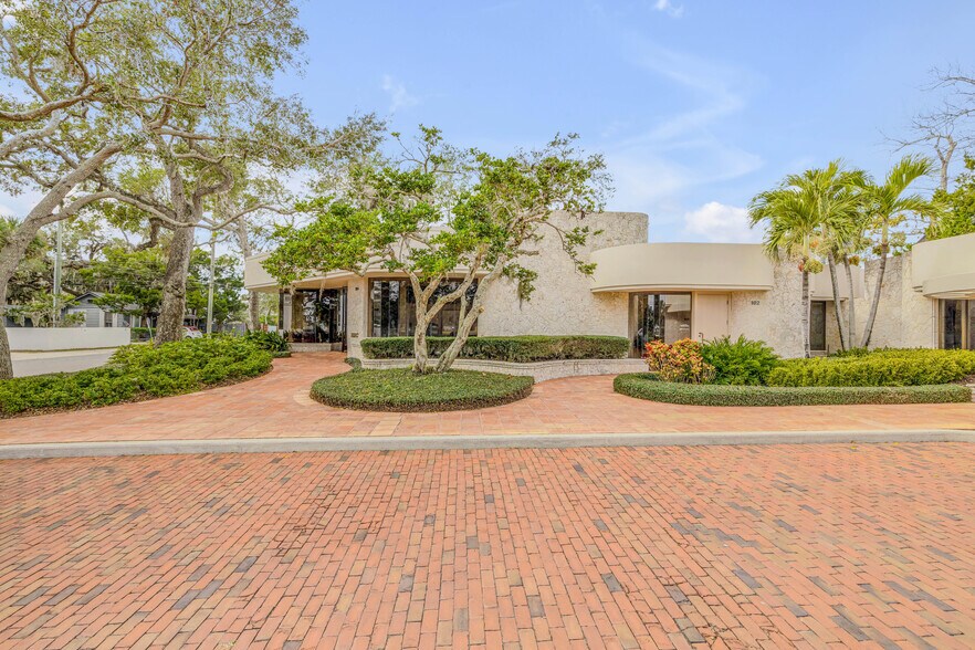 More Photos Of 100-104 Riverside Dr, New Smyrna Beach Office For Sale