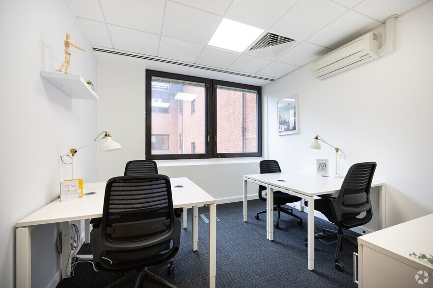 More Photos Of 3 The Drive, Great Warley Coworking Space