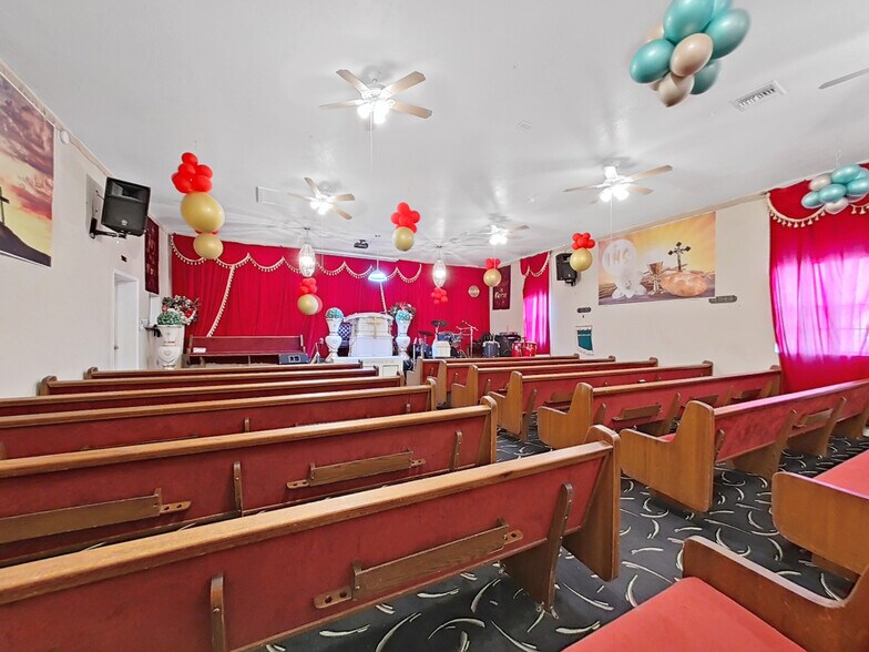 More Photos Of 4501 N 42nd St, Tampa Religious Facility For Sale