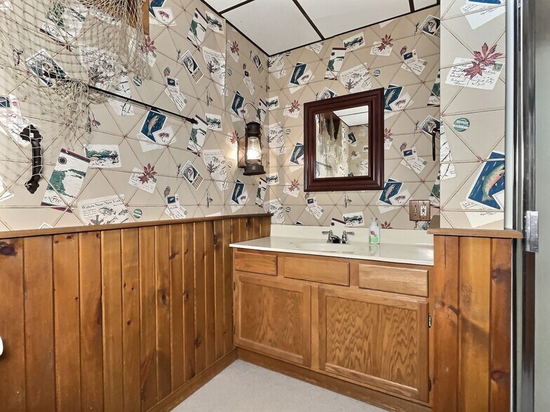 More Photos Of 8475 Hillcrest Ln, Saint Germain Hotel For Sale