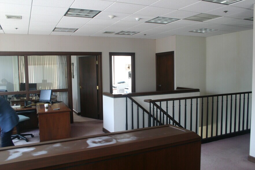 More Photos Of 303 Worcester Rd, Framingham Unknown For Lease