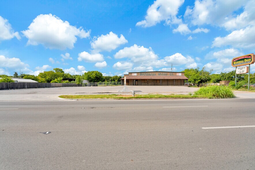 More Photos Of 2224 E Lancaster Ave, Fort Worth Warehouse For Lease