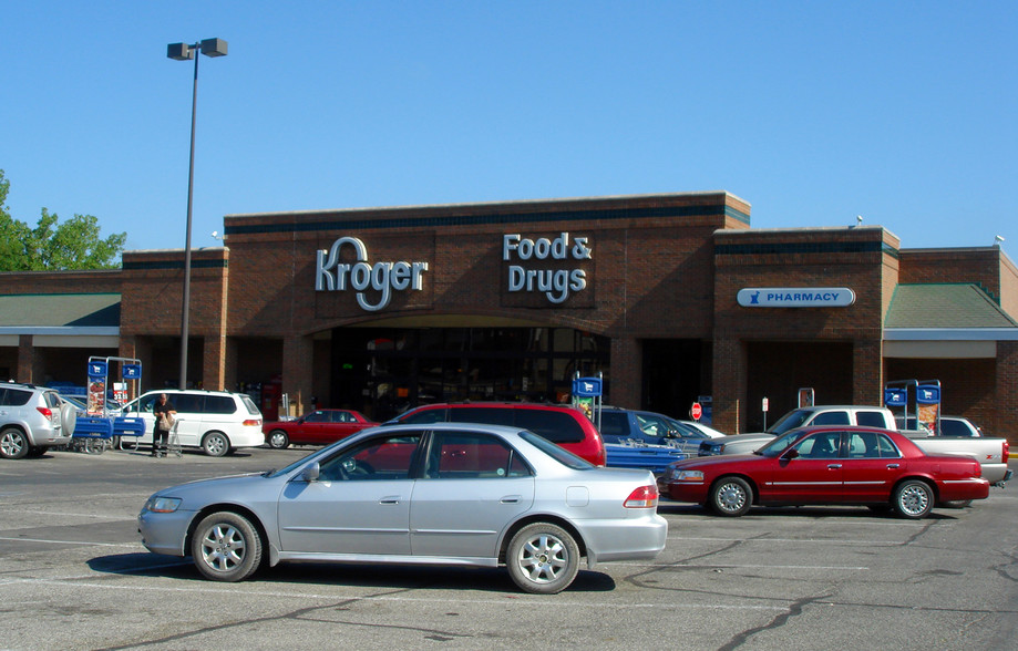 Primary Photo Of 833 Indianapolis Rd, Greencastle General Retail For Lease