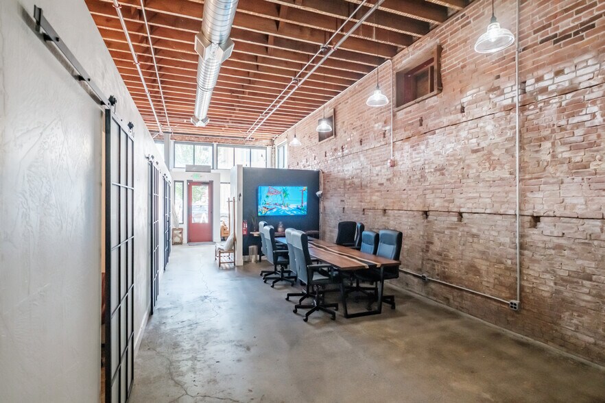 More Photos Of 796 S Main St, Lebanon Storefront Retail Office For Sale