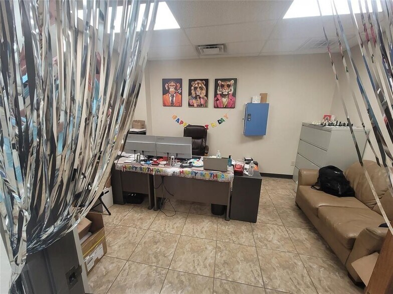 More Photos Of 912 Messenger Ln, Moore Warehouse For Sale