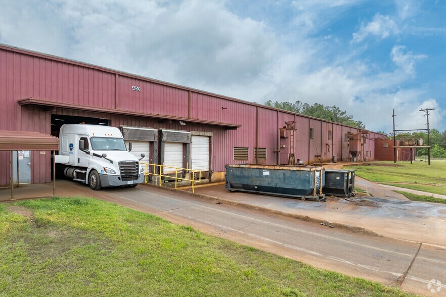 More Photos Of 400 E Industrial Park Rd, Holly Springs Manufacturing For Lease