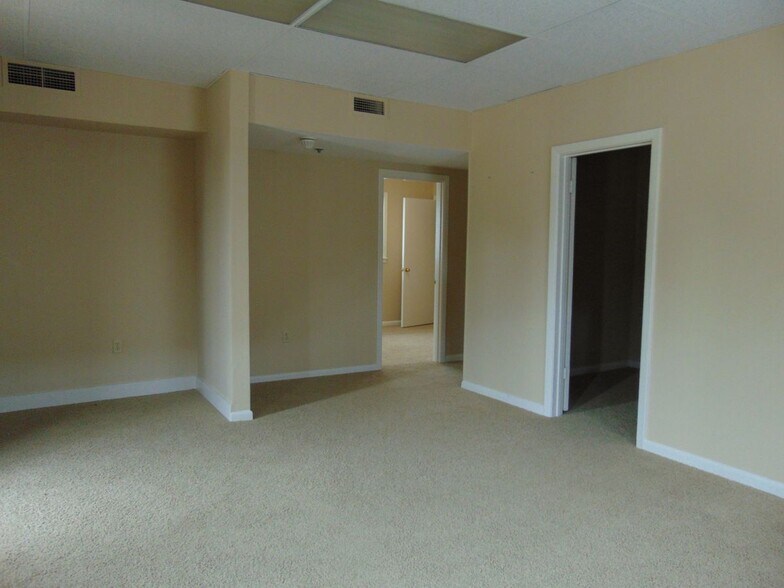 More Photos Of 2311 Line Ave, Shreveport Office Residential For Lease