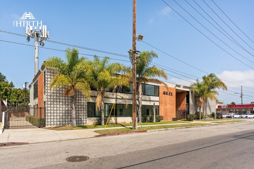 More Photos Of 8621 Bellanca Ave, Los Angeles Office For Lease