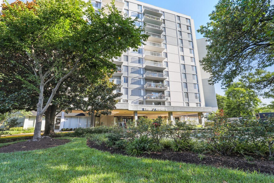 More Photos Of 1350 Beverly Rd, McLean Apartments For Lease