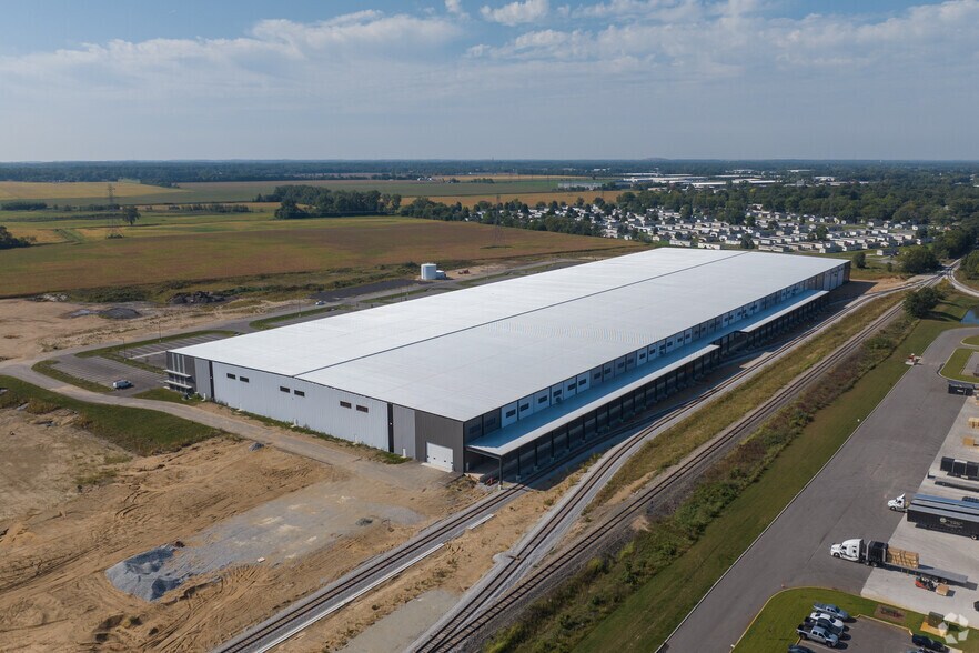 More Photos Of 203 Stonemont Dr, Bristol Warehouse For Lease