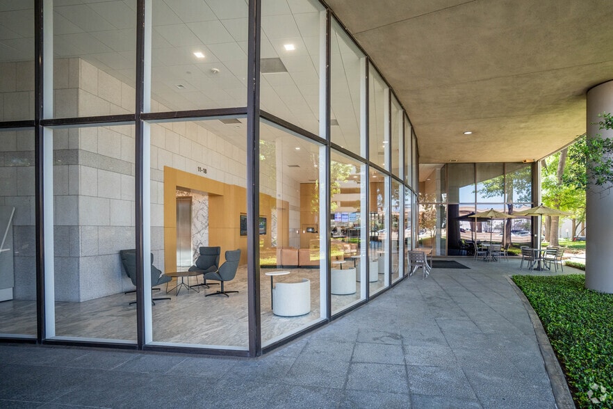 More Photos Of 1177 West Loop S, Houston Office For Lease