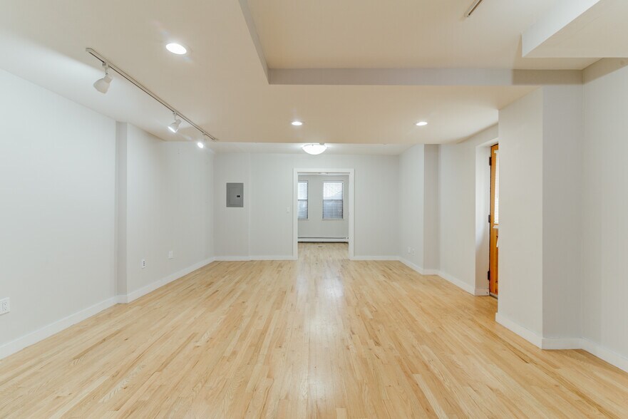 More Photos Of 489 Jersey Ave, Jersey City Storefront Retail Office For Lease