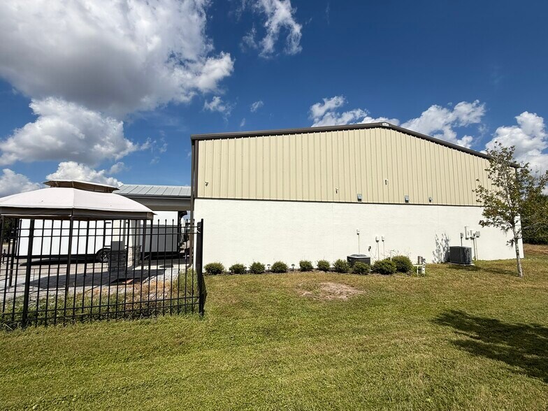 More Photos Of 6860 28th St Cir, Sarasota Warehouse For Sale