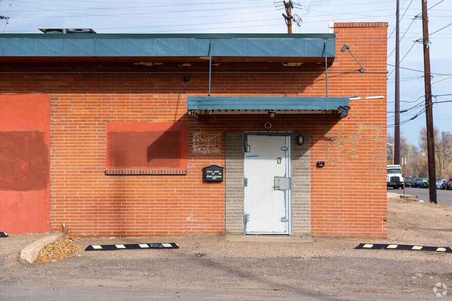 More Photos Of 1001 W Center Ave, Denver Warehouse For Sale