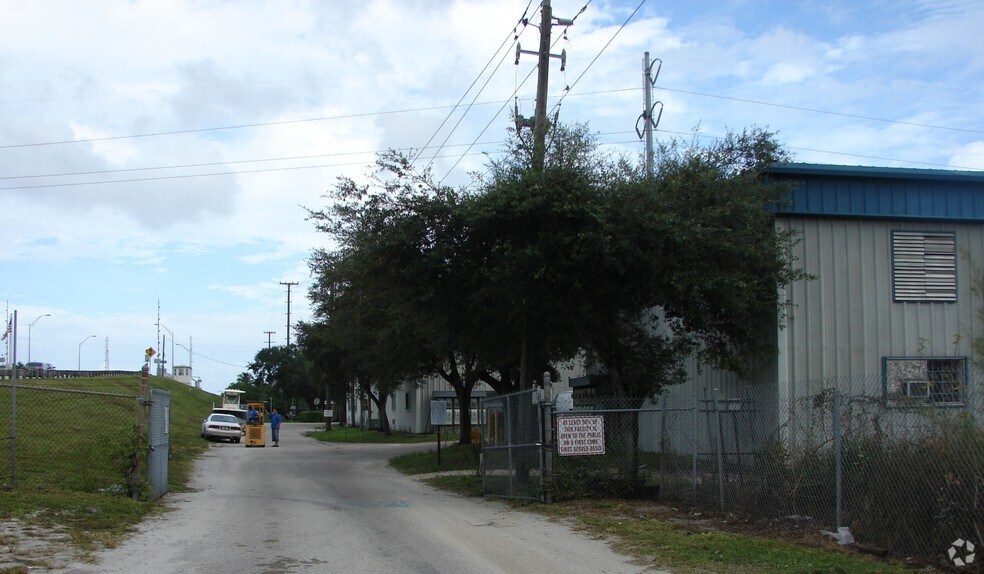 More Photos Of 3100 W State Road 84, Fort Lauderdale Marina For Lease