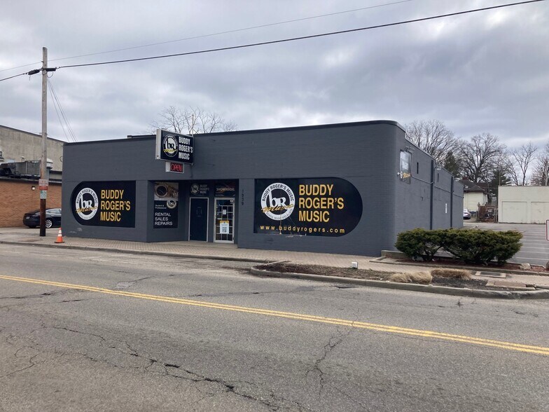 Primary Photo Of 1939 W Galbraith Rd, Cincinnati Storefront For Sale