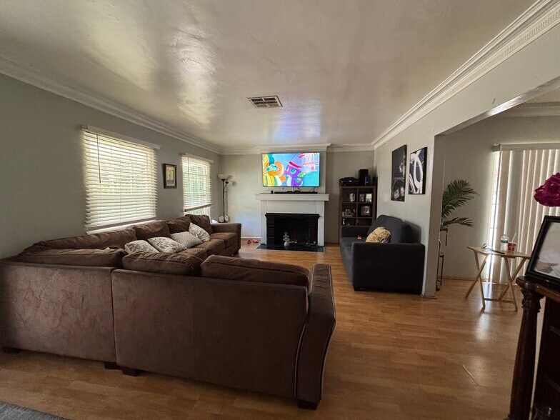 Primary Photo Of 5620 & 5618 Cartwright Ave, North Hollywood Apartments For Sale