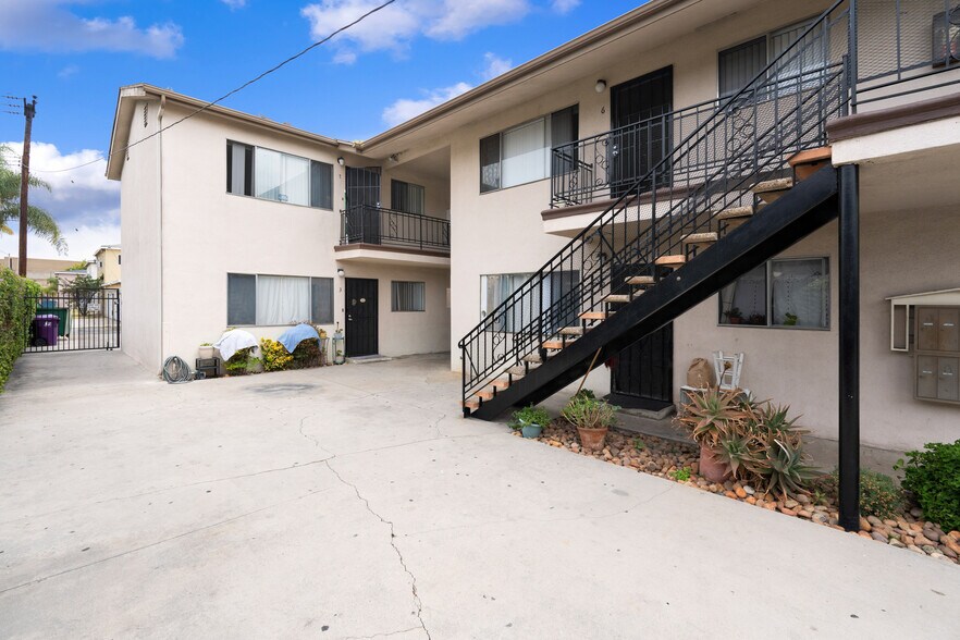 More Photos Of 3301 E Artesia Blvd, Long Beach Multifamily For Sale