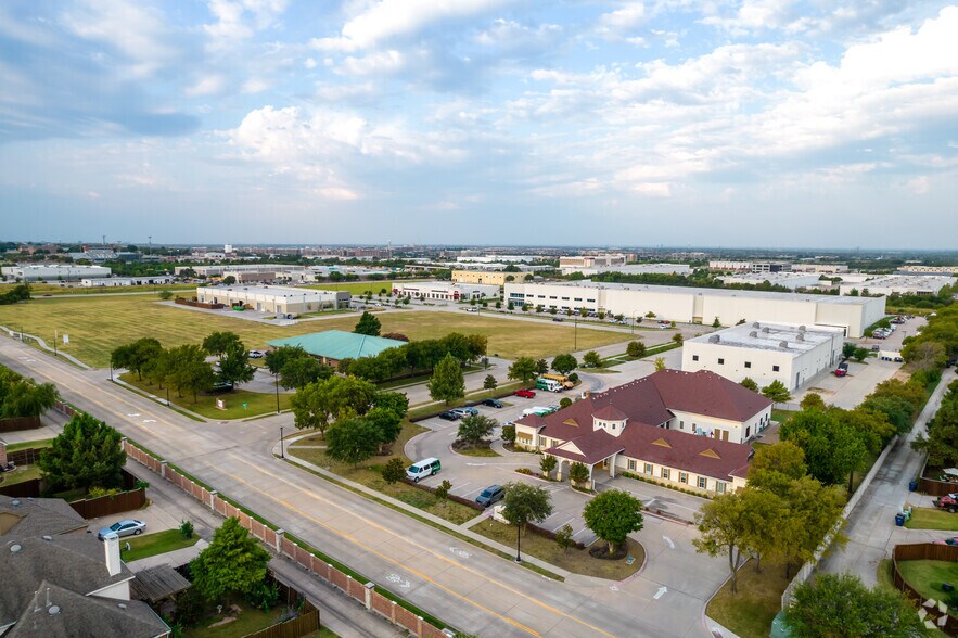 More Photos Of 10601 Clarence Dr, Frisco Manufacturing For Lease