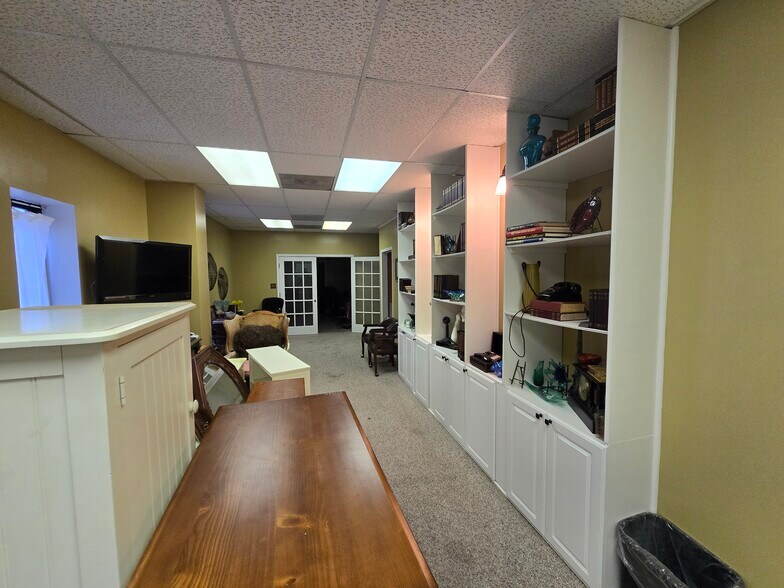 More Photos Of 4848 Getwell Rd, Memphis Warehouse For Sale