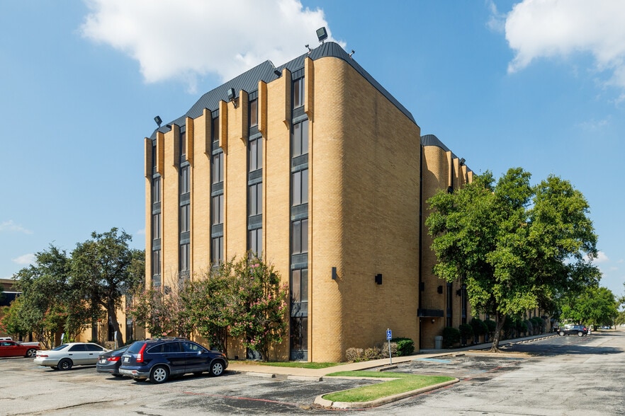 More Photos Of 2645 Lyndon B Johnson Fwy, Dallas Hotel For Sale