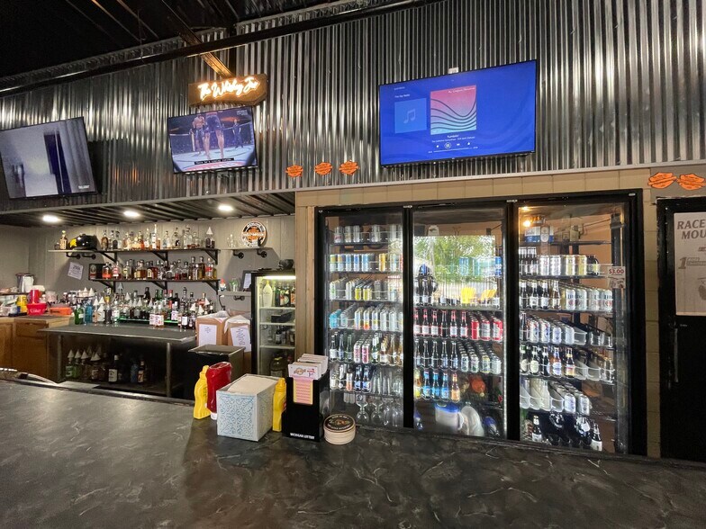 More Photos Of 4397 Main St, Brown City Bar For Sale