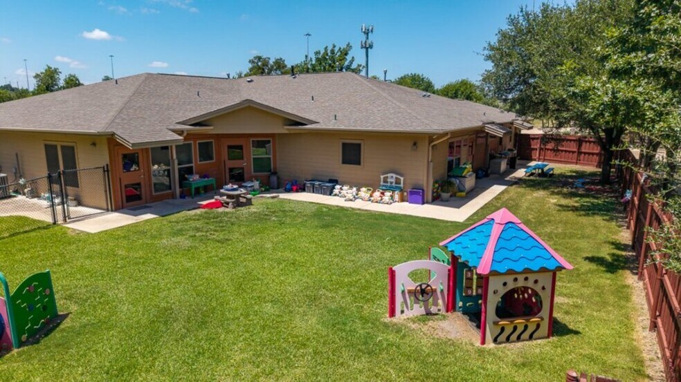 More Photos Of 1901 National Park Blvd, Austin Daycare Center For Lease