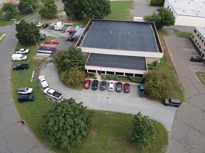 Primary Photo Of 101 Bidwell Rd, South Windsor Warehouse For Lease