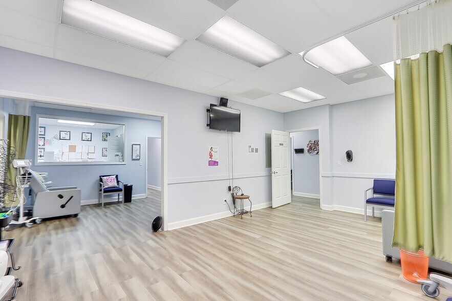 More Photos Of 1405 SE Goldtree Dr, Port Saint Lucie Medical For Lease