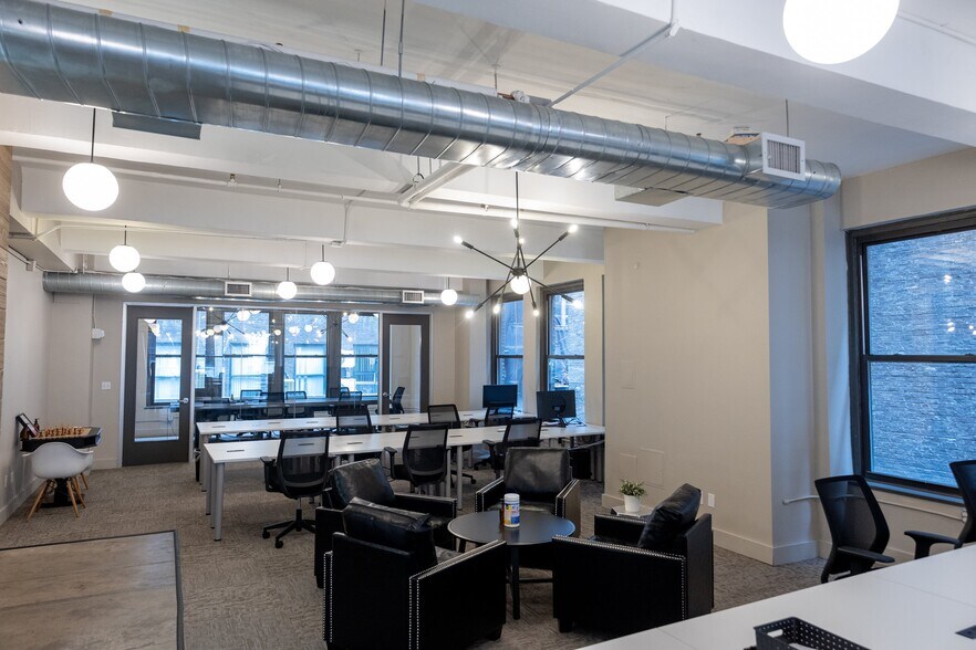 More Photos Of 21 W 46th St, New York Coworking Space