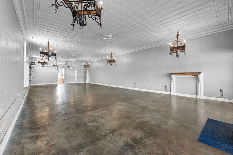 More Photos Of 357 Market Street st, Moundville General Retail For Sale